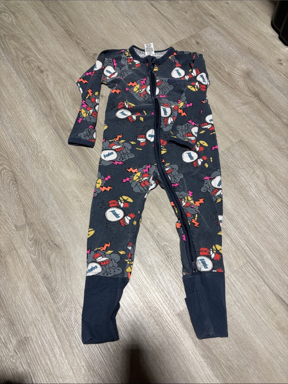 Bonds Gray Music Printed Zip-Front One-Piece Footie